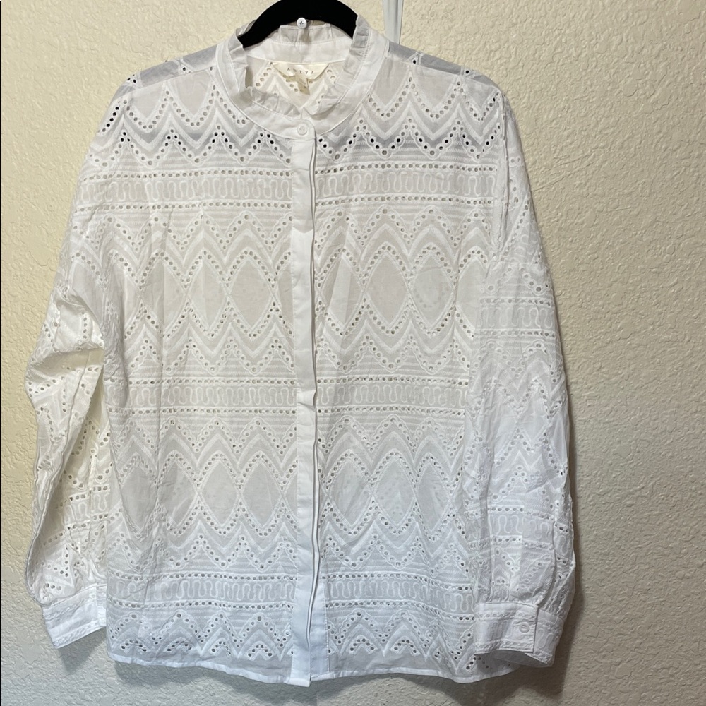 ADIVA Women's White Lace Blouse. Very Pretty. NWT. Great For Dressy Or Casual.